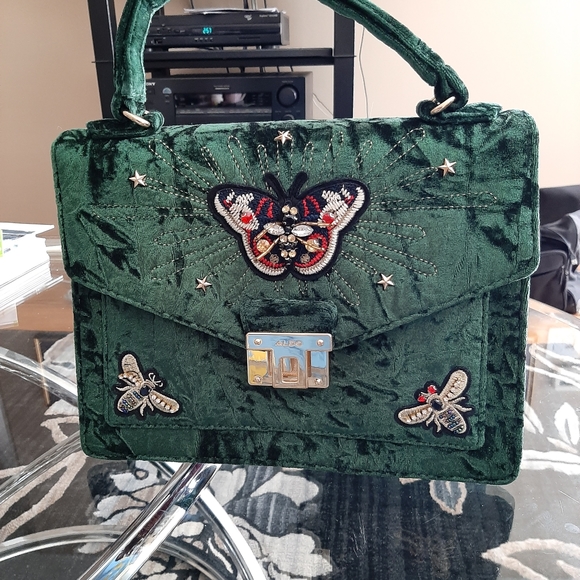 Ladies purse - Picture 1 of 8